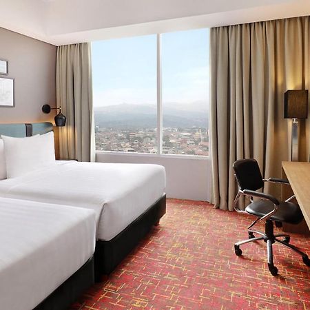 Mercure Bandung Nexa Supratman Екстер'єр фото
