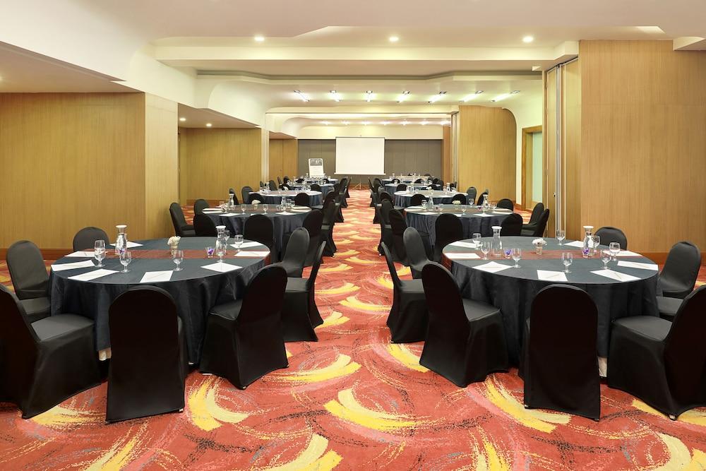 Mercure Bandung Nexa Supratman Екстер'єр фото